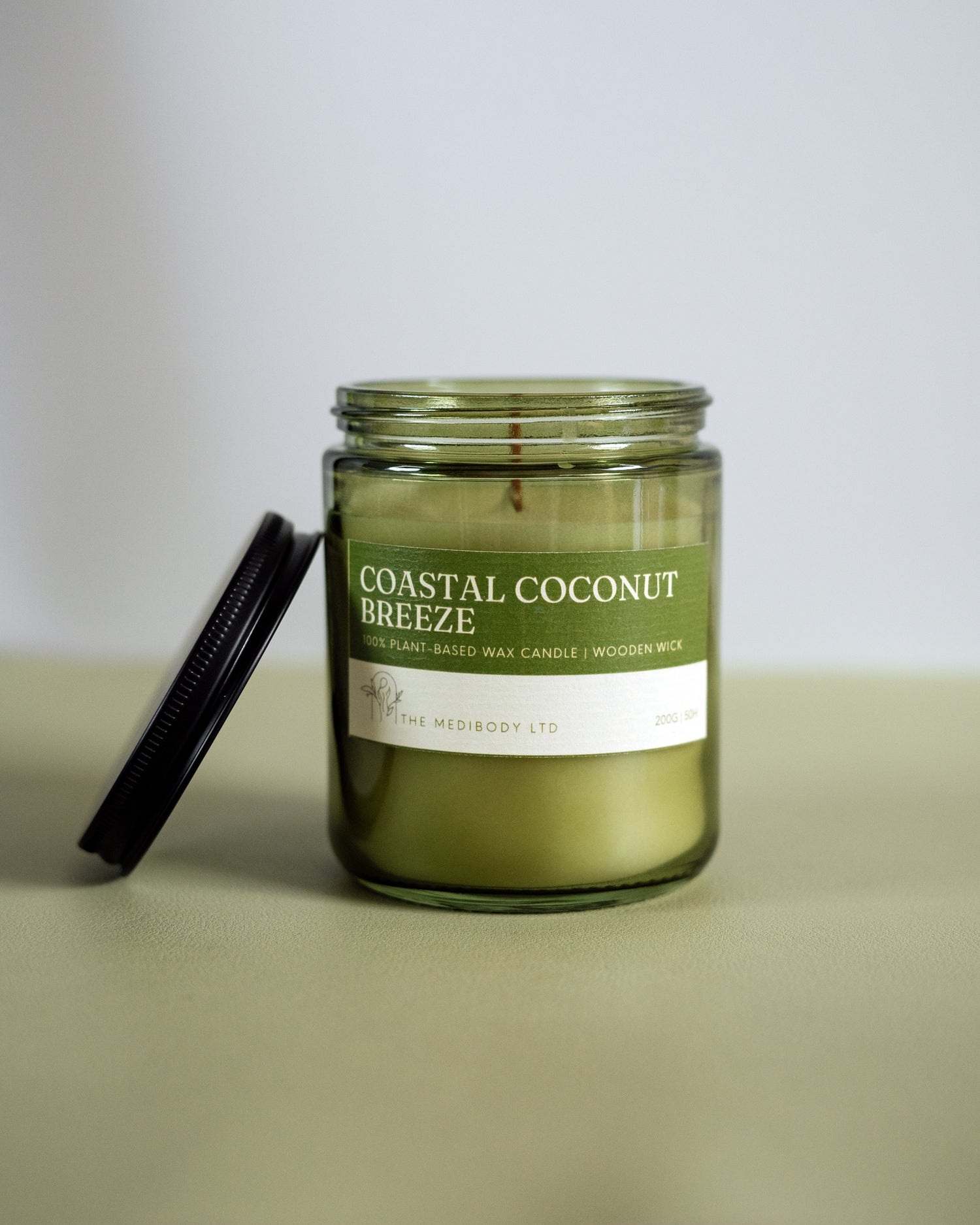 Coastal Coconut Breeze Scented Jar Candle 200g &amp; 100g