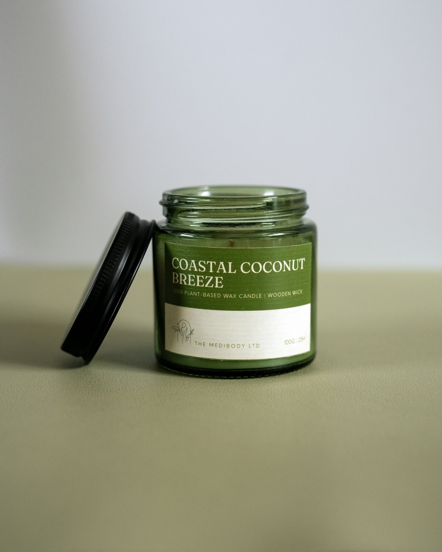 Coastal Coconut Breeze Scented Jar Candle 200g &amp; 100g